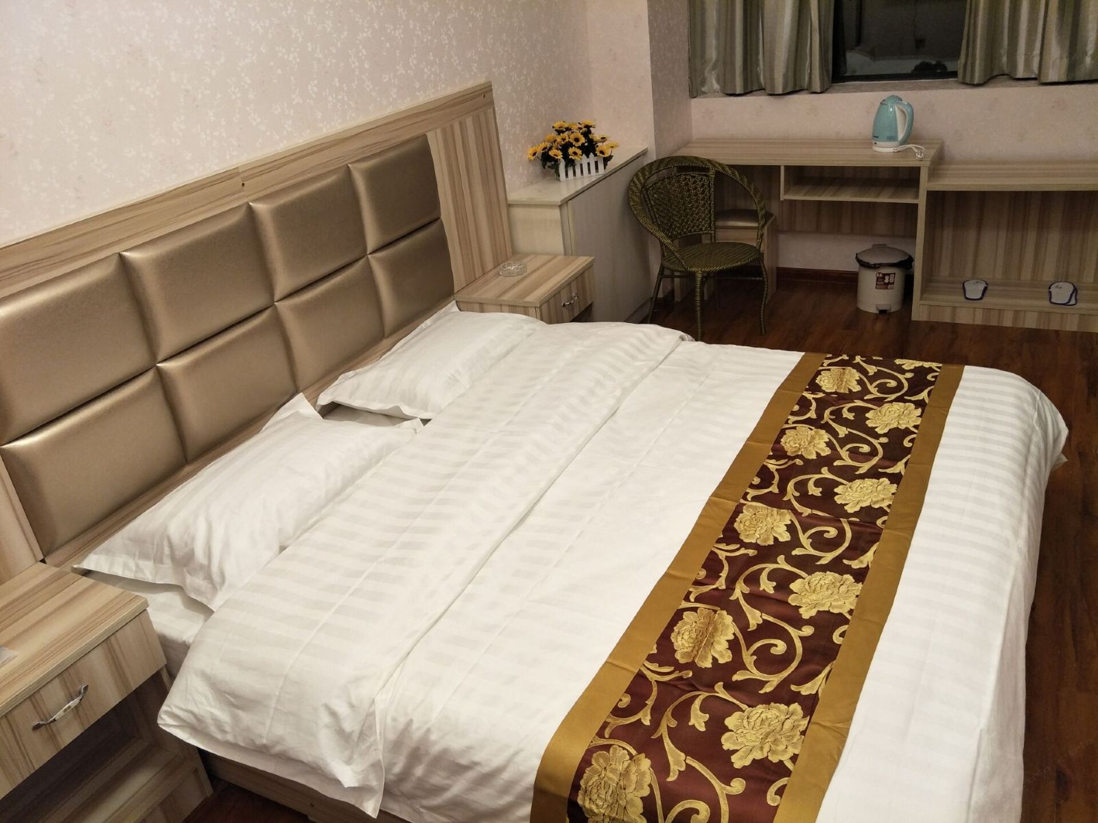 优雅大床间