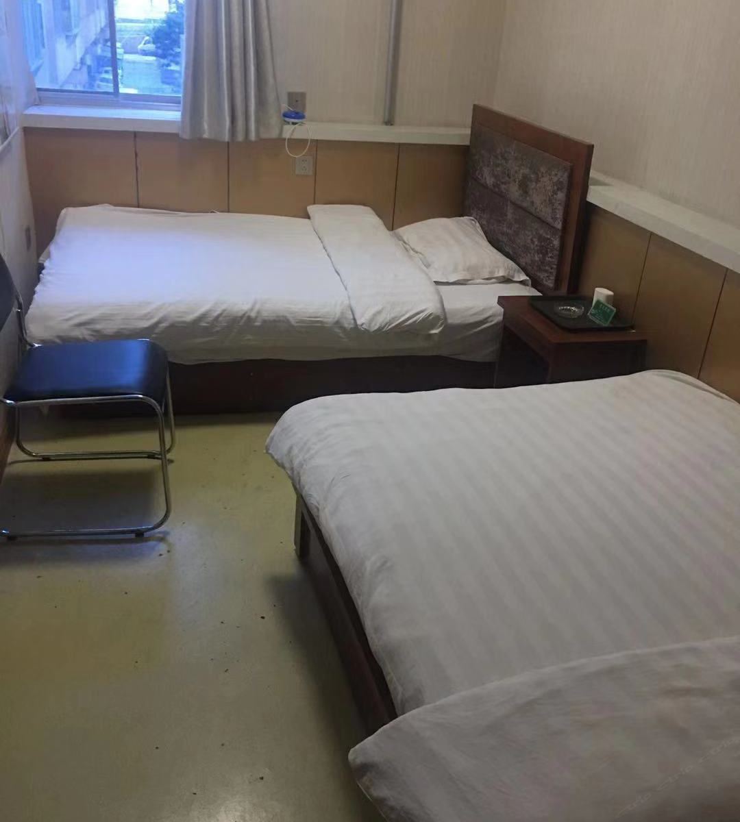 标准双床房