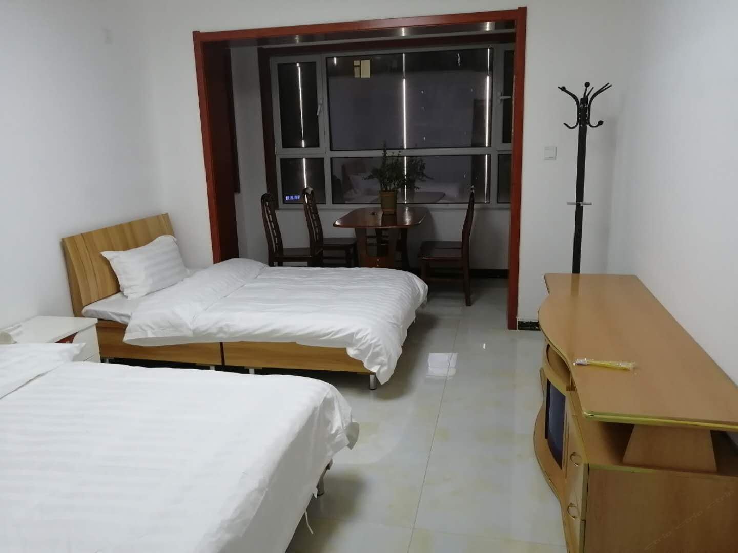 标准双床房(公共卫浴)