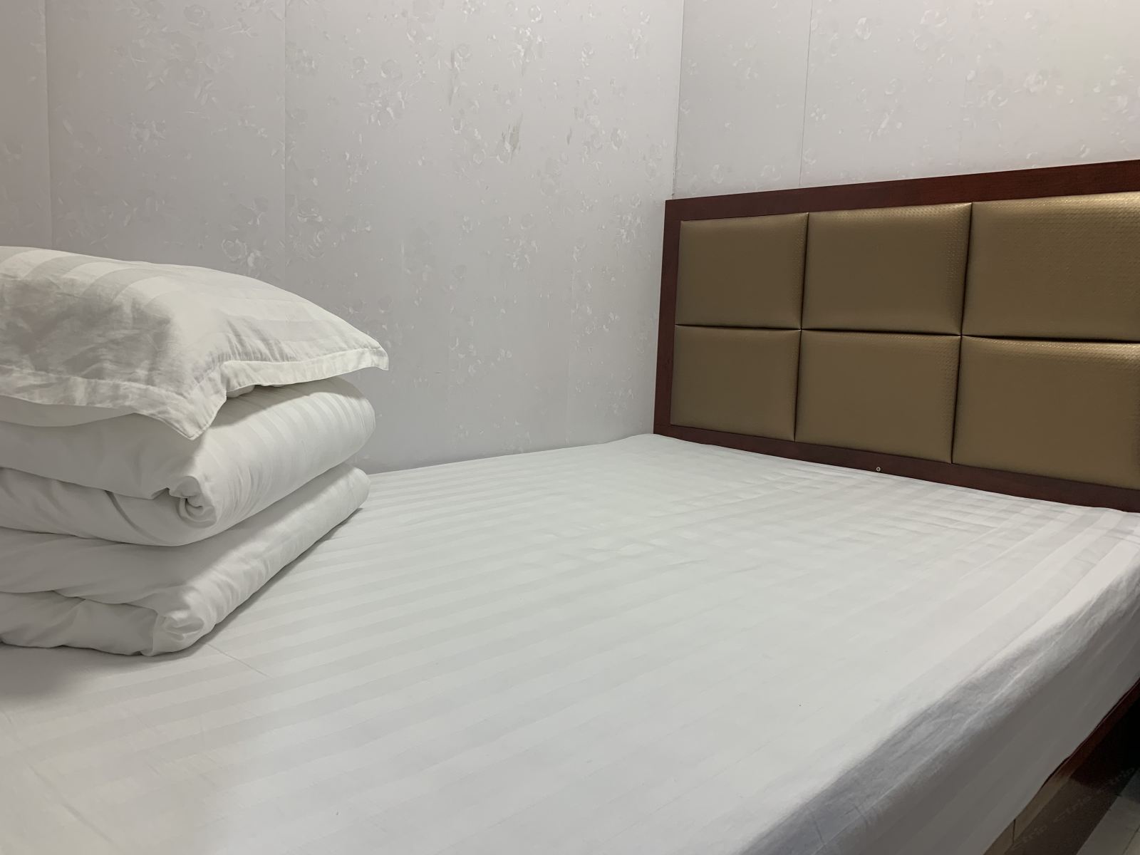 普通单人间(公共卫浴)