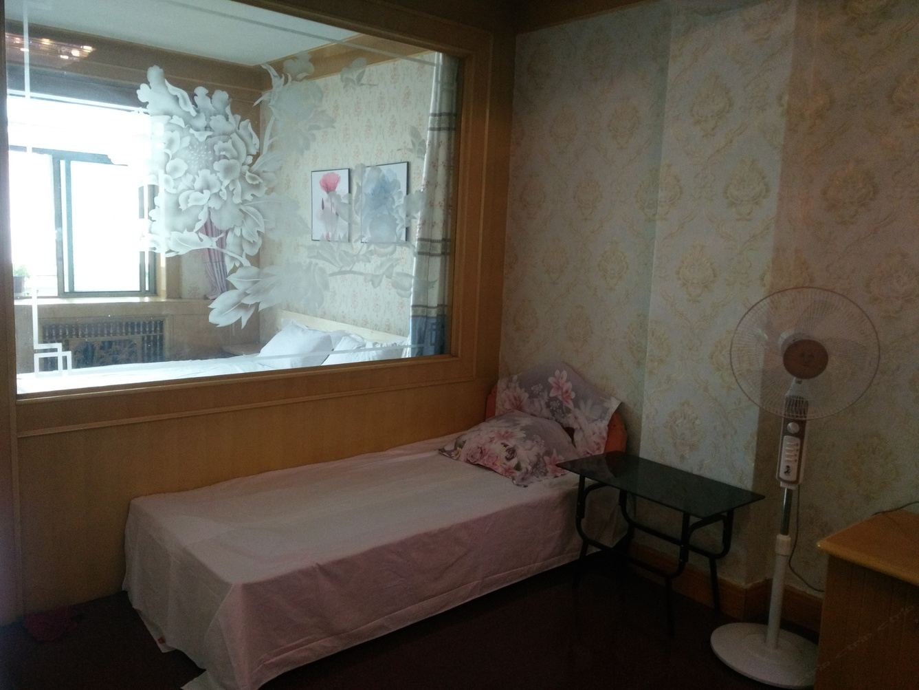 两室一厅