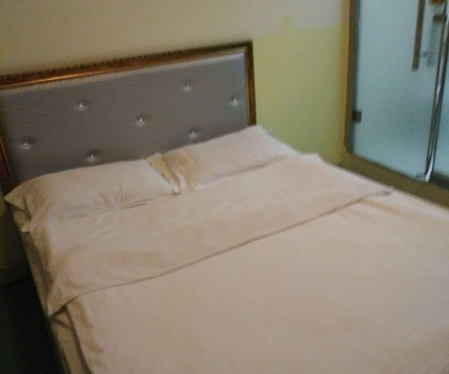 电脑大床房