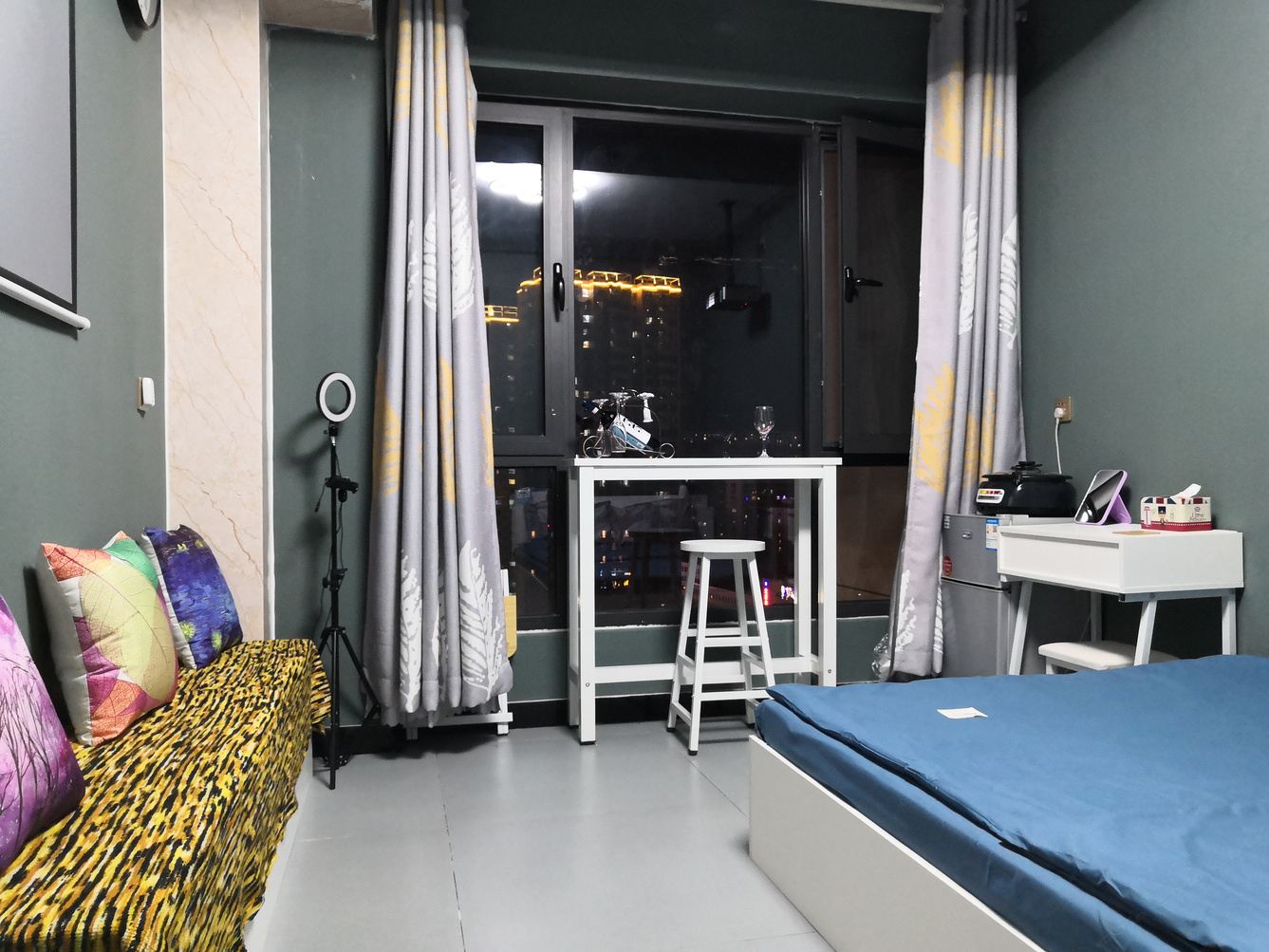 闲居一室大床房