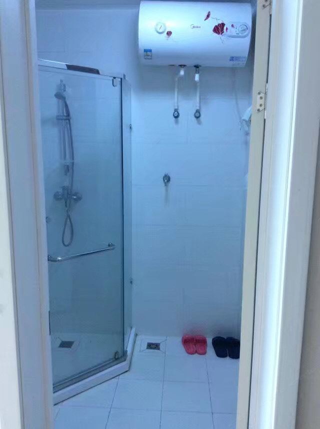 精装两居临近大海