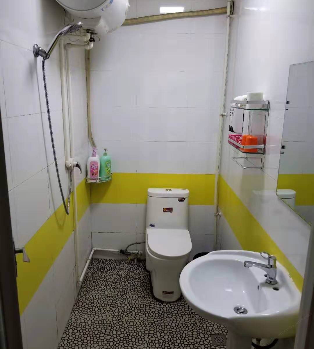温馨三人间
