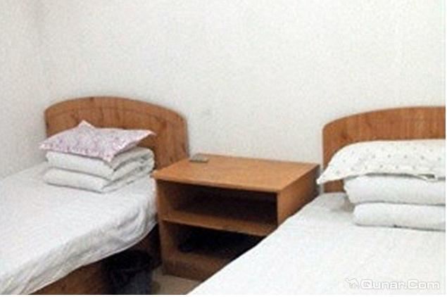 普通大床房(公共卫浴)