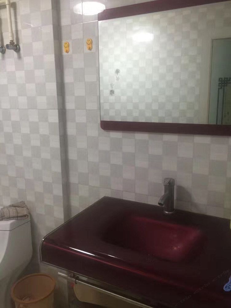 简约三室一厅套房
