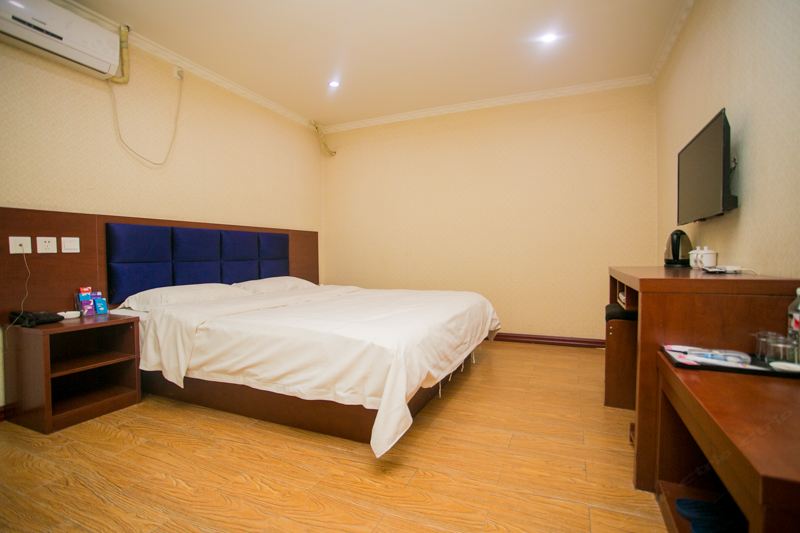 特价大床房(无窗)