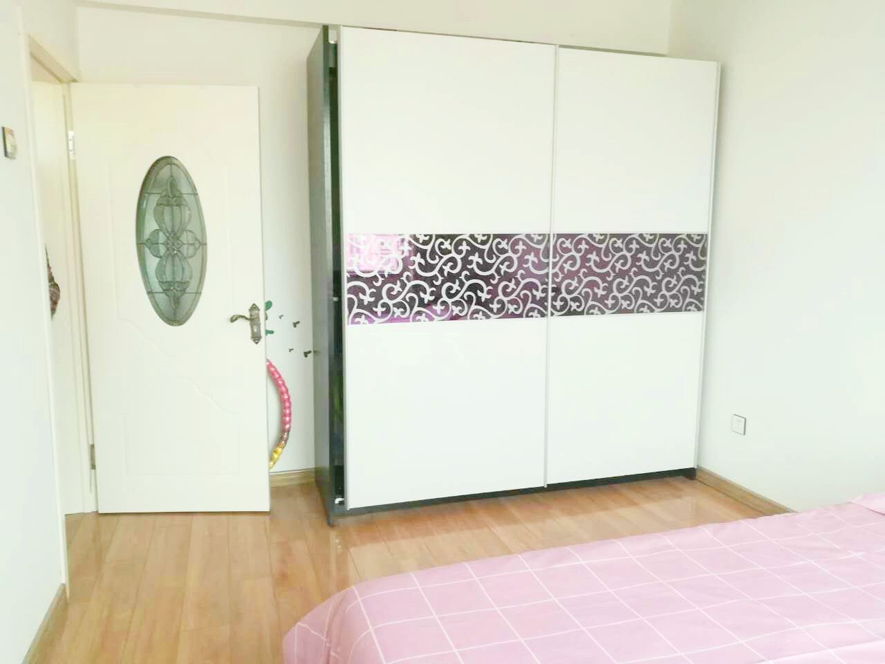 一房一厅大床房
