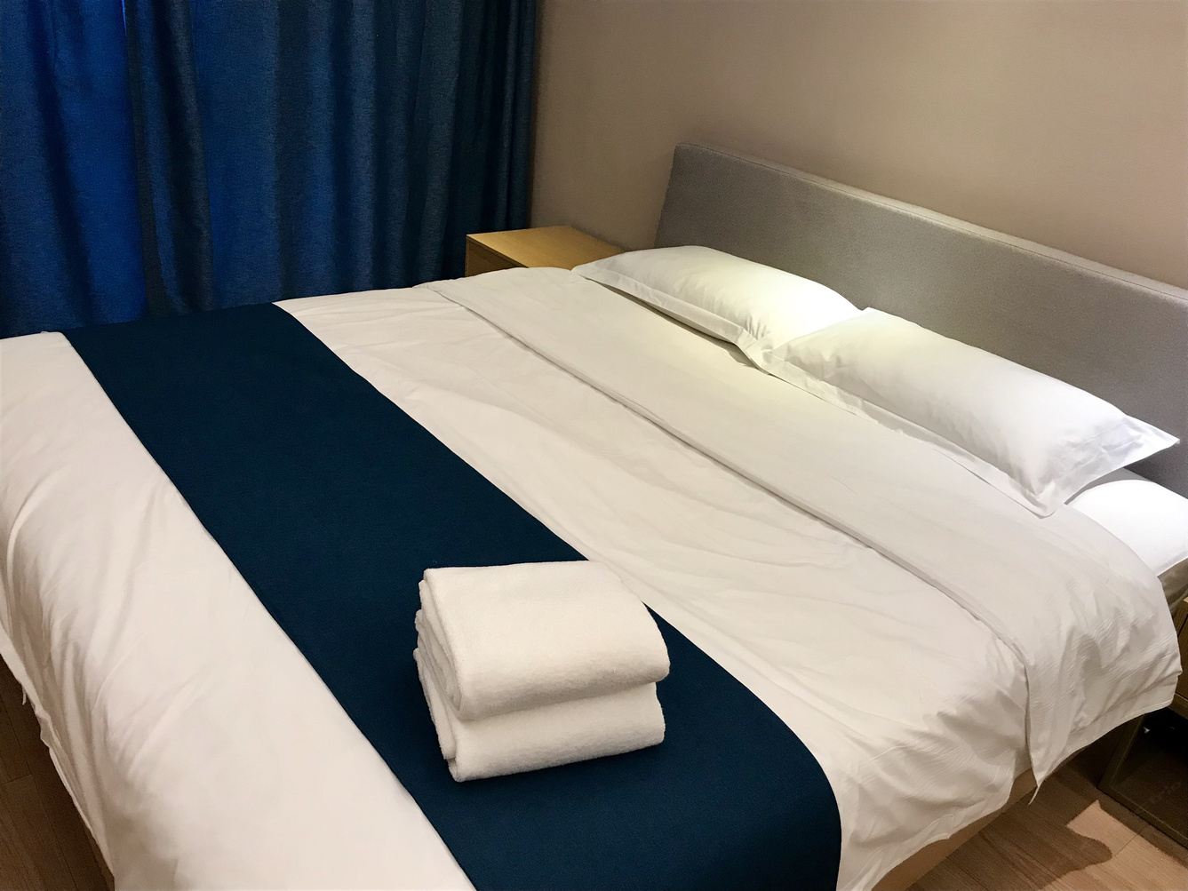 一室大床房