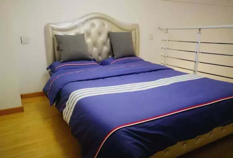 复式loft情侣主题房