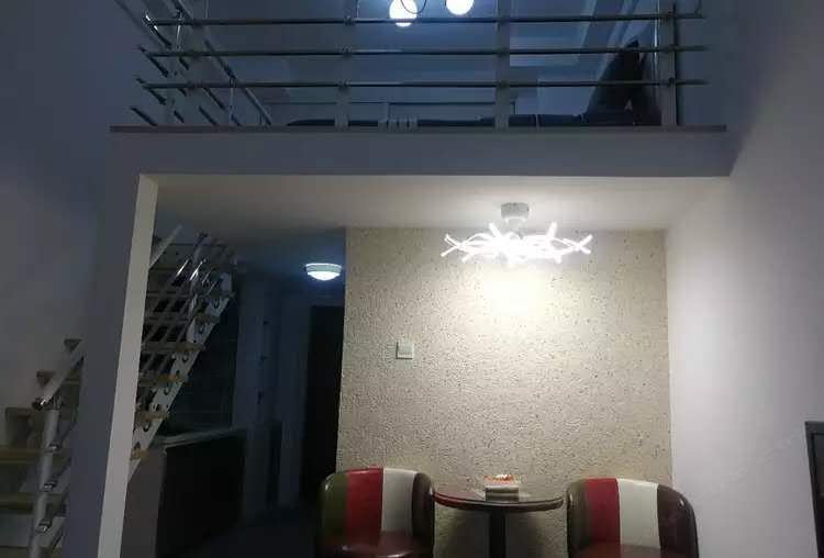 复式loft情侣主题房