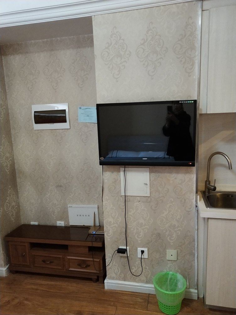 情侣一室大床房