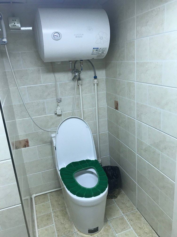 欢乐一室大床房