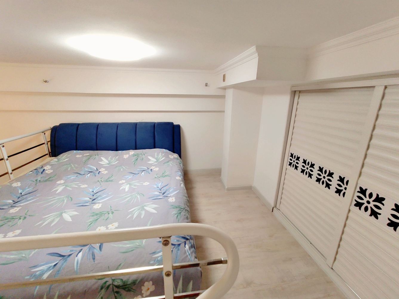 简欧一室大床房