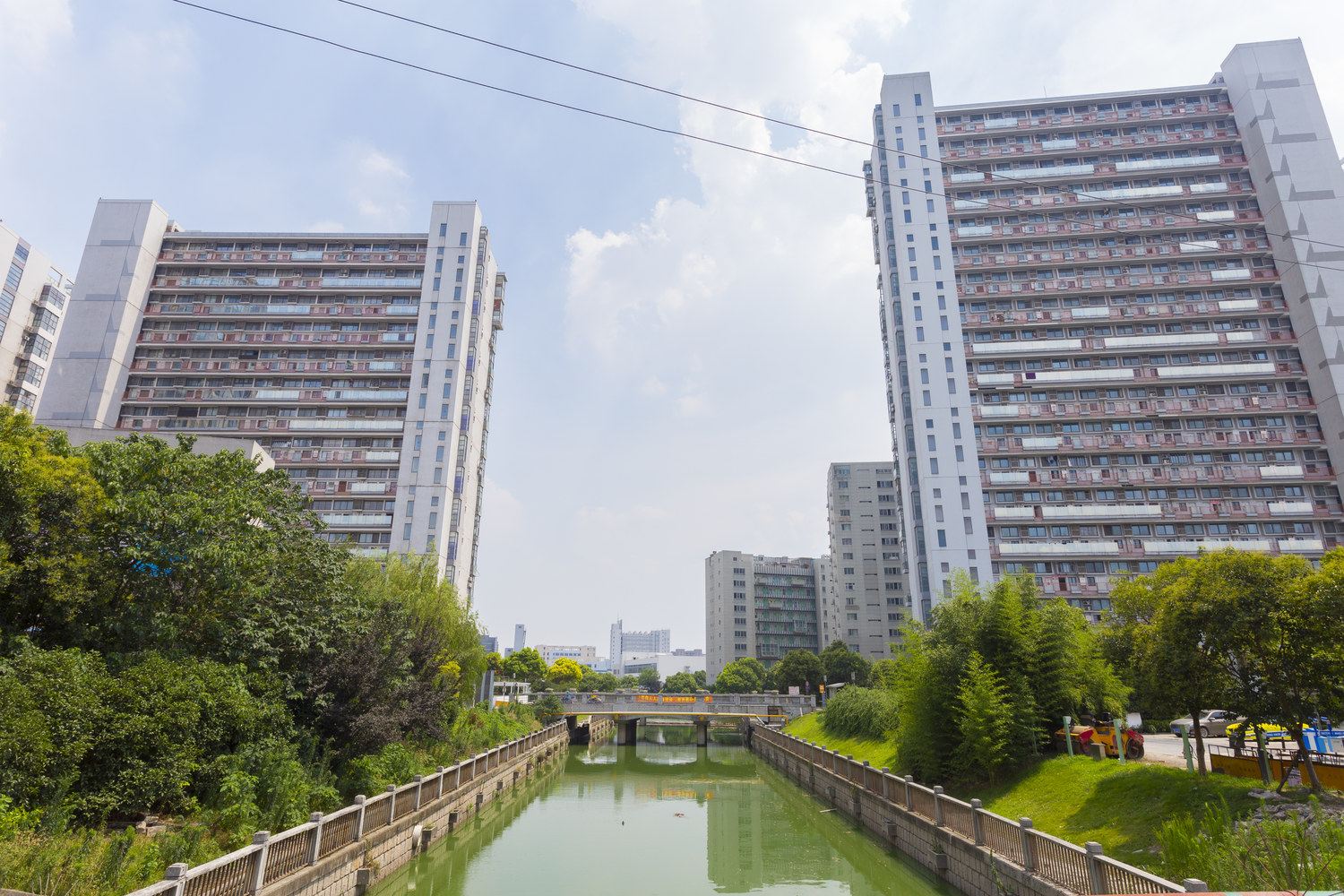 宁波浅绿酒店式公寓(上海沪松公路店)