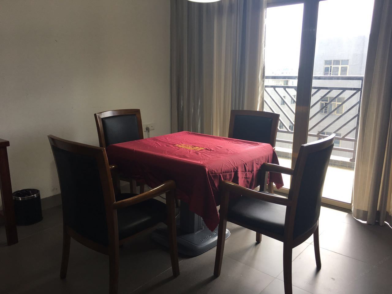 豪华麻将房