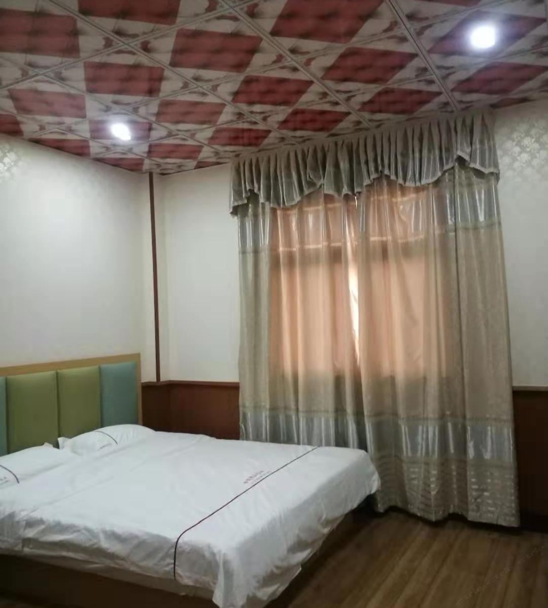 豪华大床房