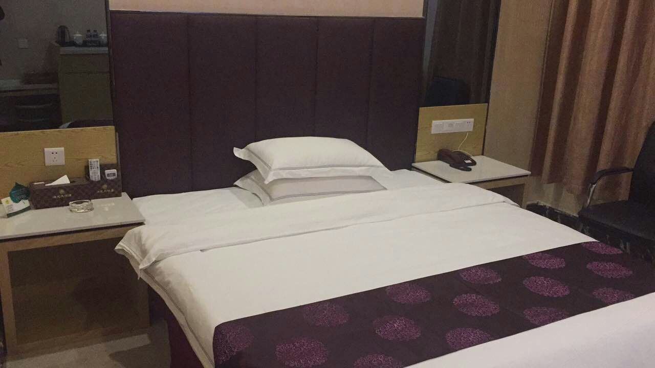高级大床房