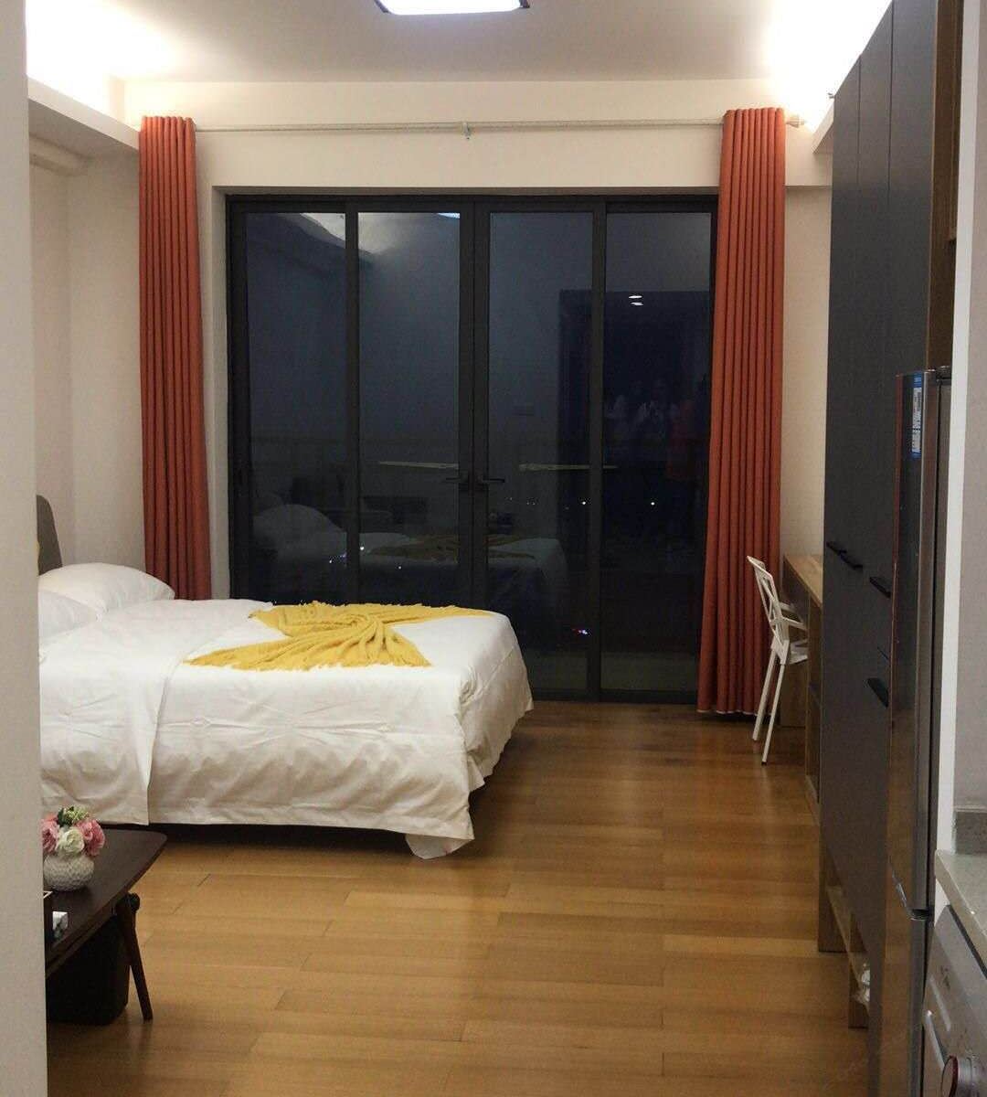阳光商务大床房