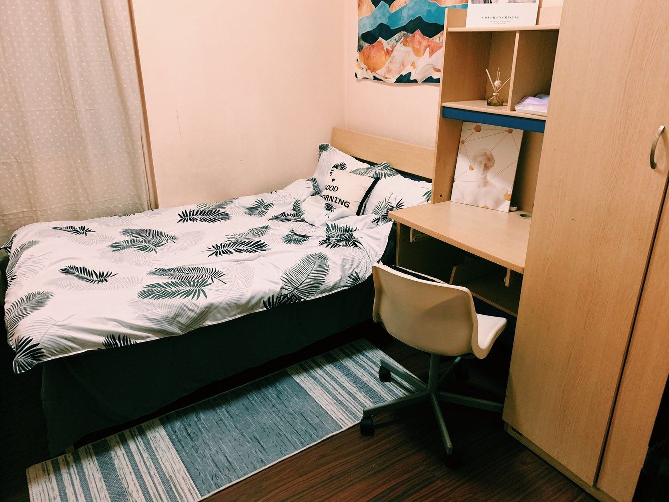 阳台三室一厅套房