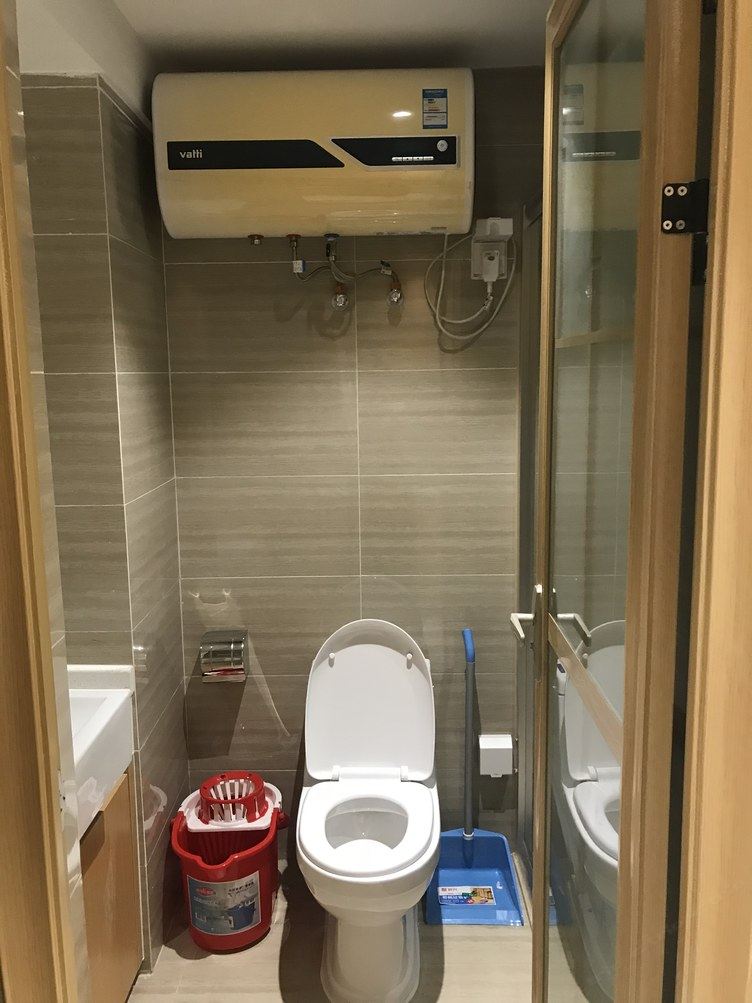 邂逅一室大床房