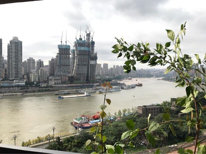 重庆南滨路法式顶楼大复式度假别墅(5号店)