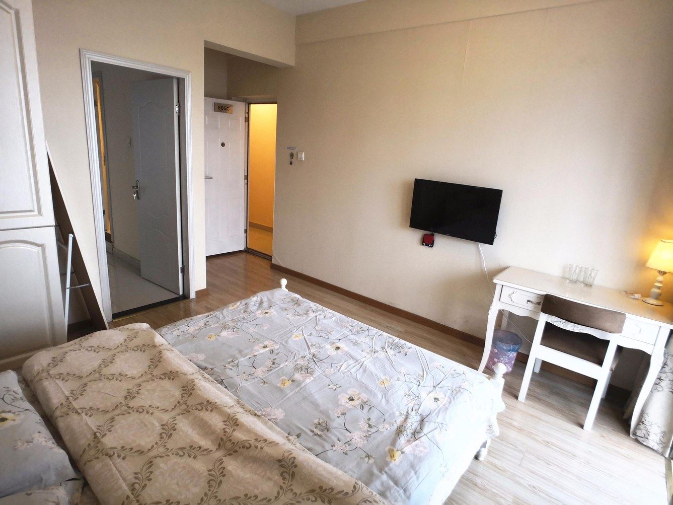 阳光一室大床房