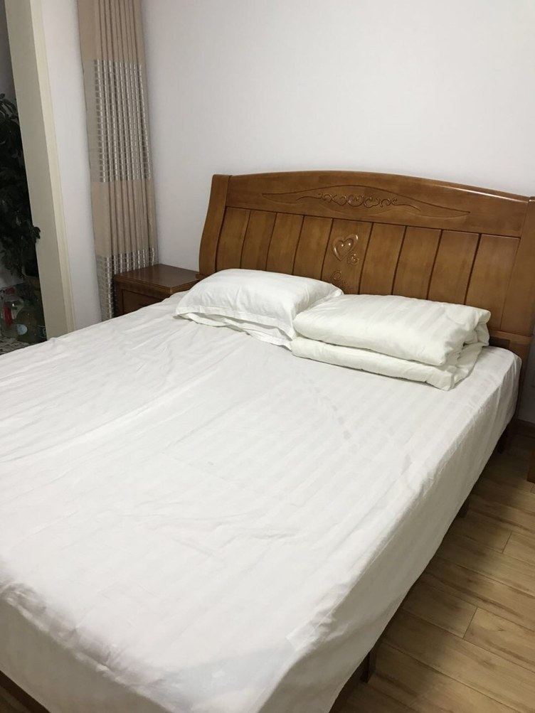 阳光二室一厅套房