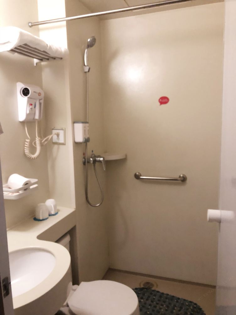 影音一室大床房