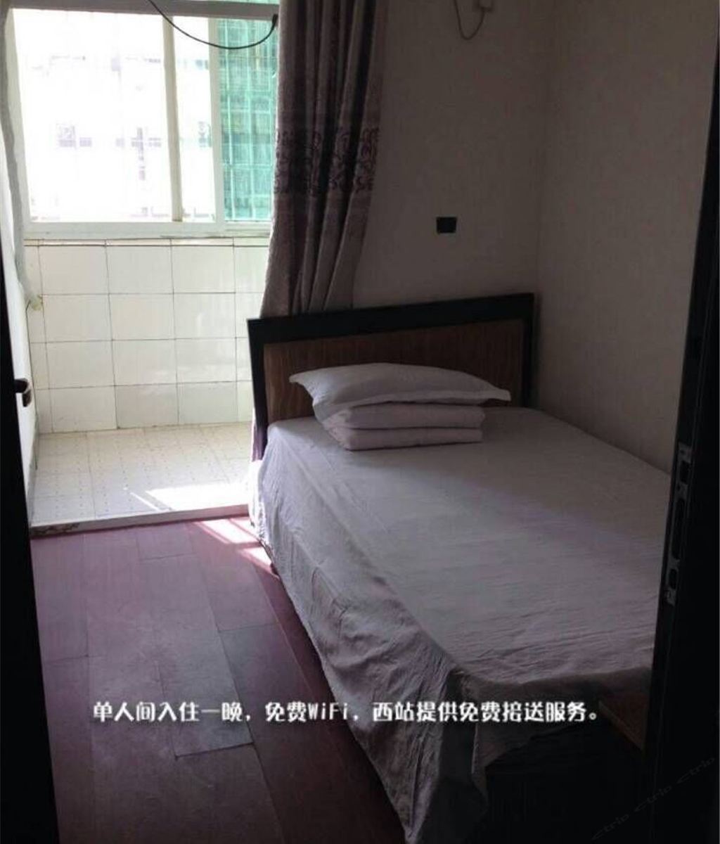 大床房(公用卫浴)