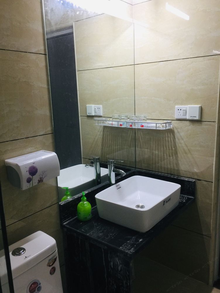 舒适简约一室大床房