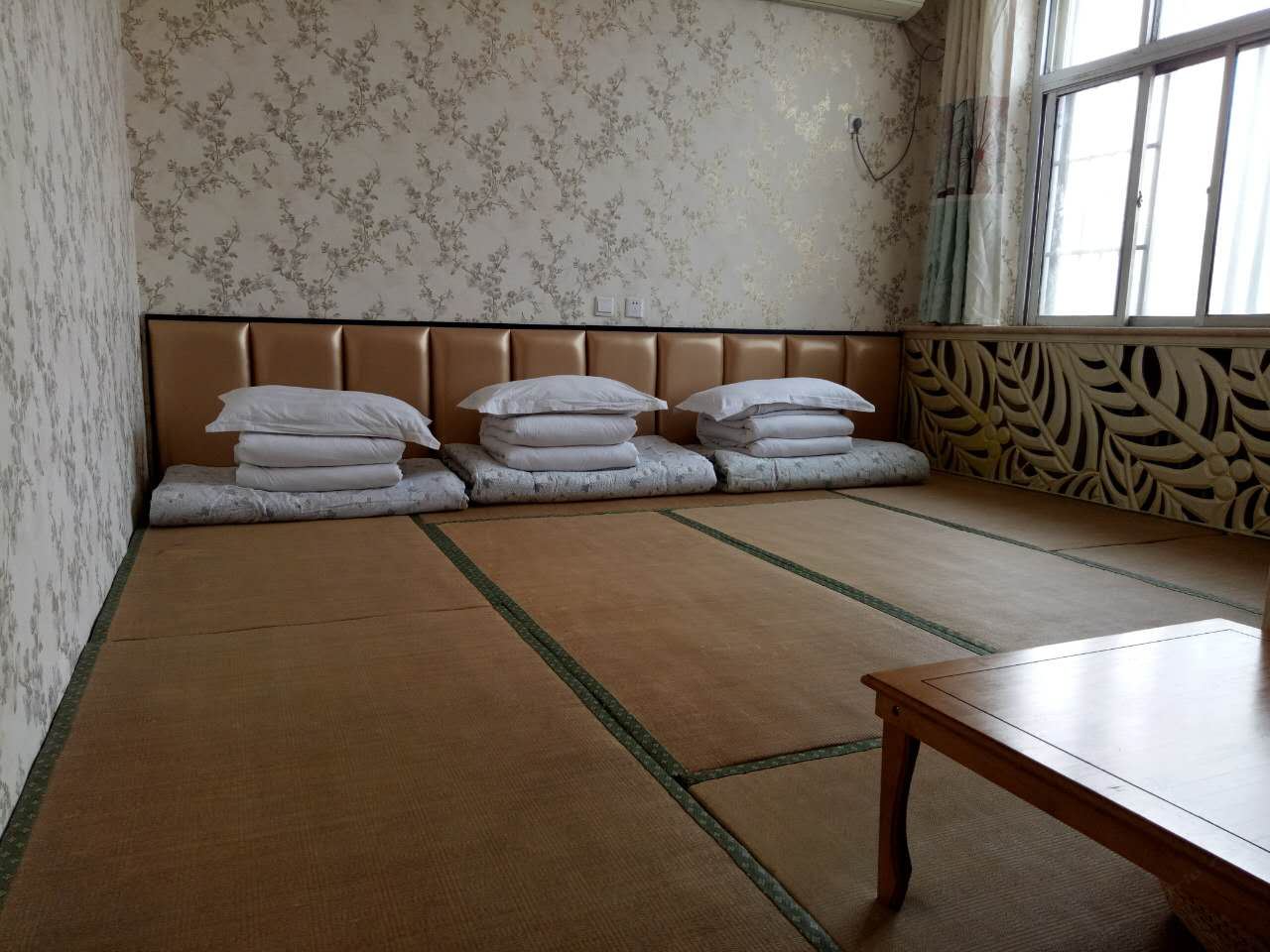 榻榻米房