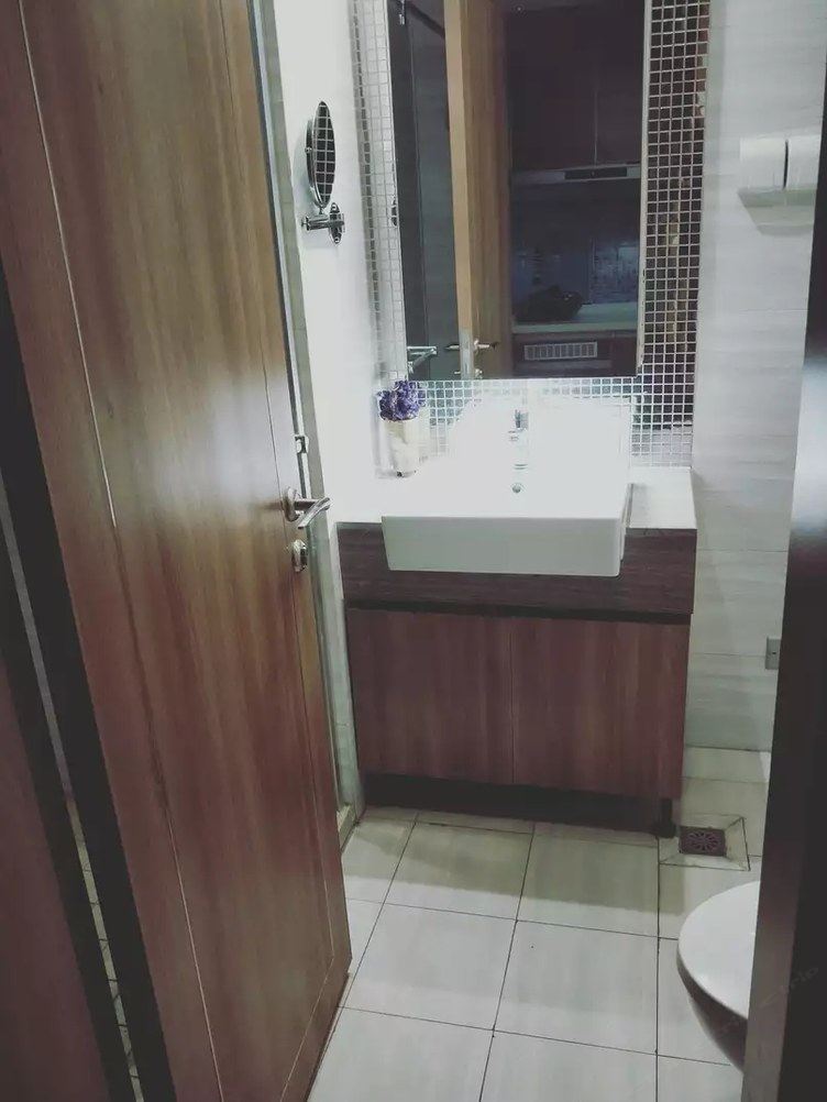 现代简约一室大床房
