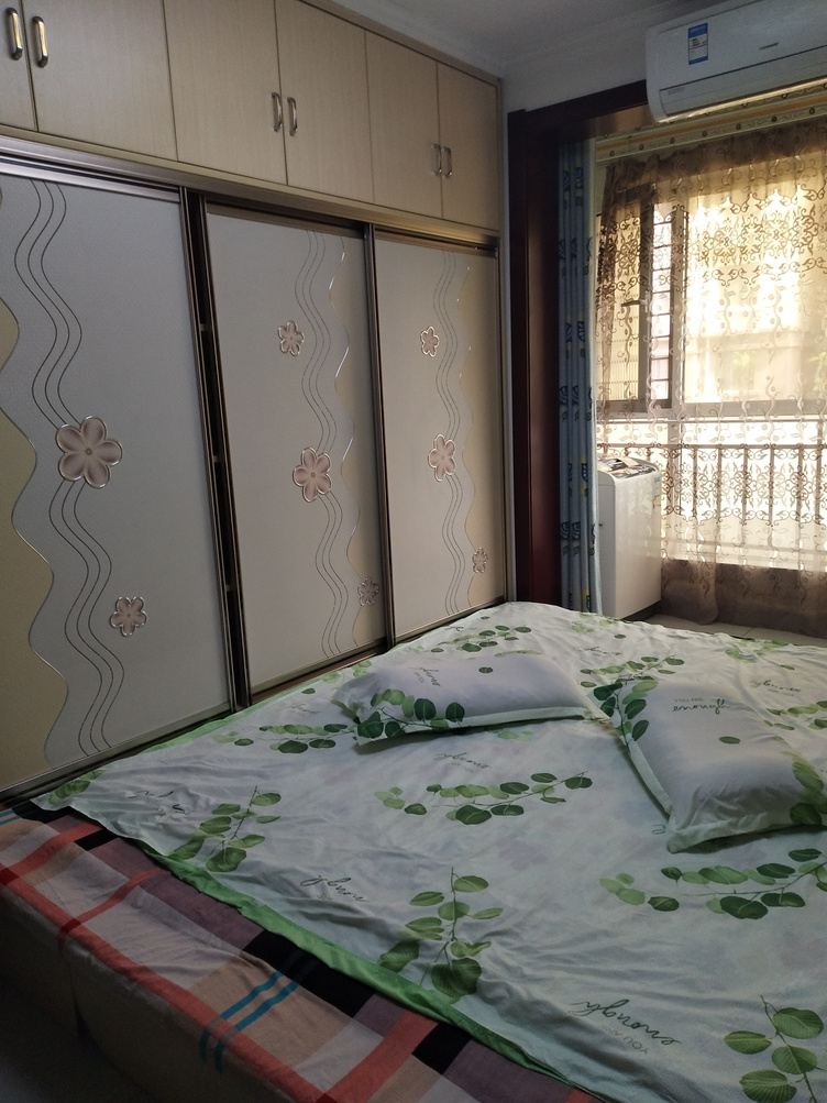 石家庄下雨不打伞公寓(3号店)