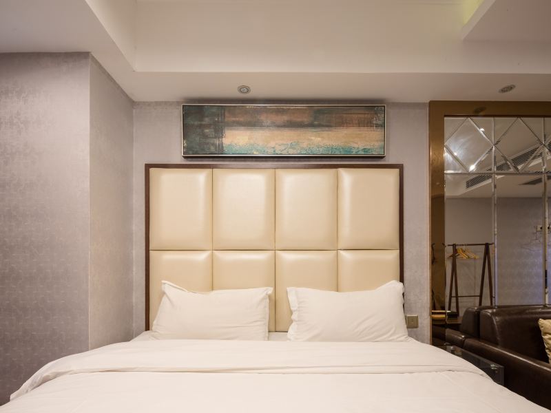 hotelPic