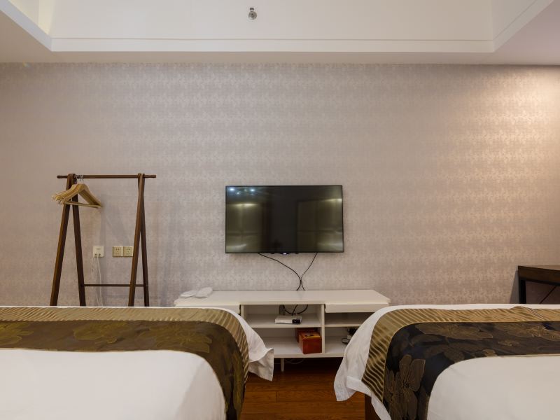 hotelPic