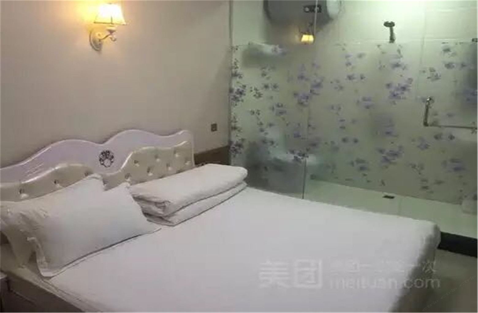 豪华大床房