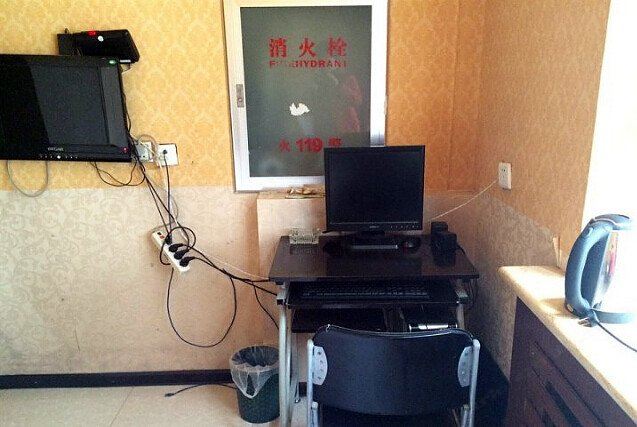 普通间(公共卫浴)(无窗)
