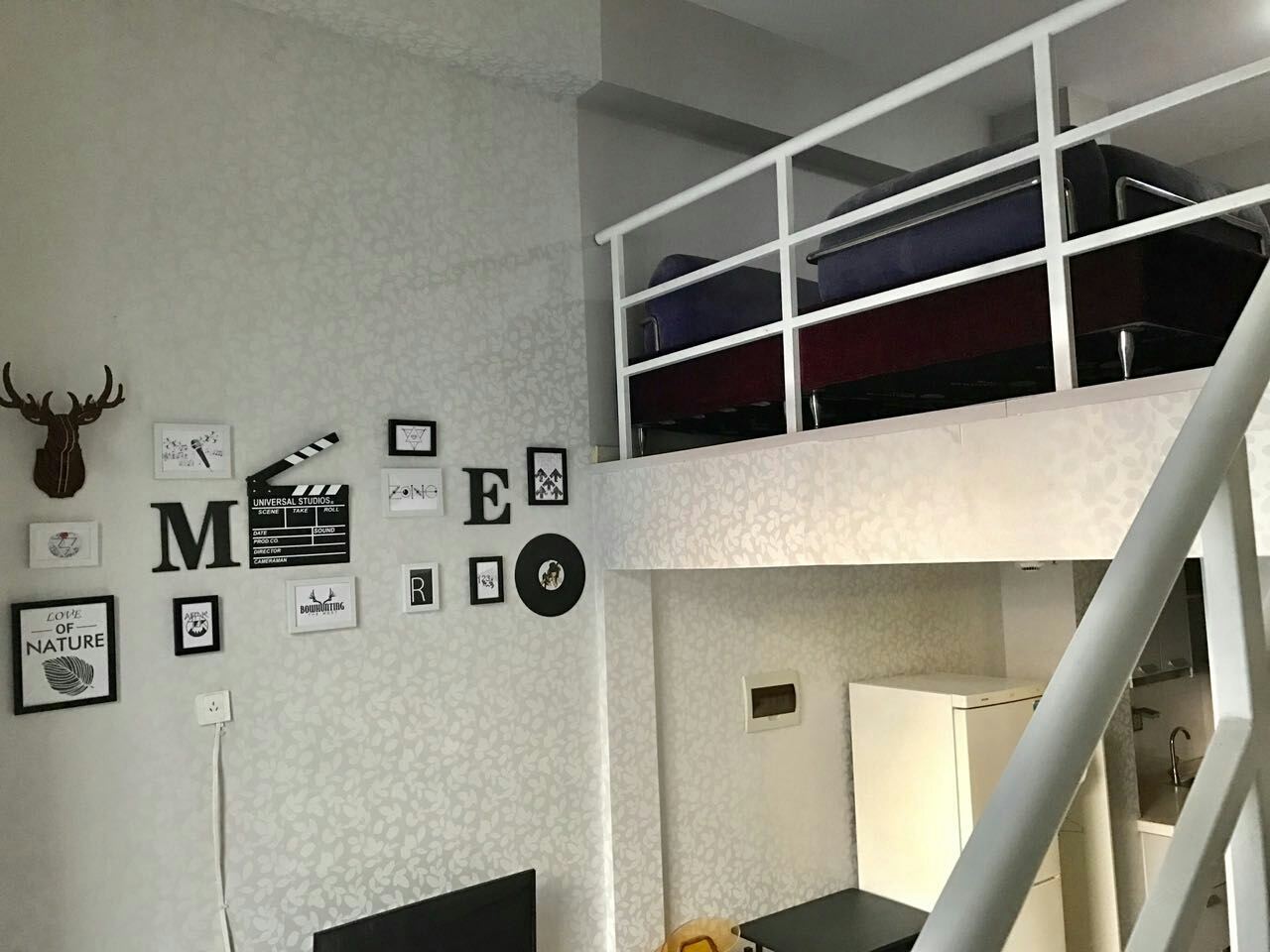 灰系主题复式体感游戏房