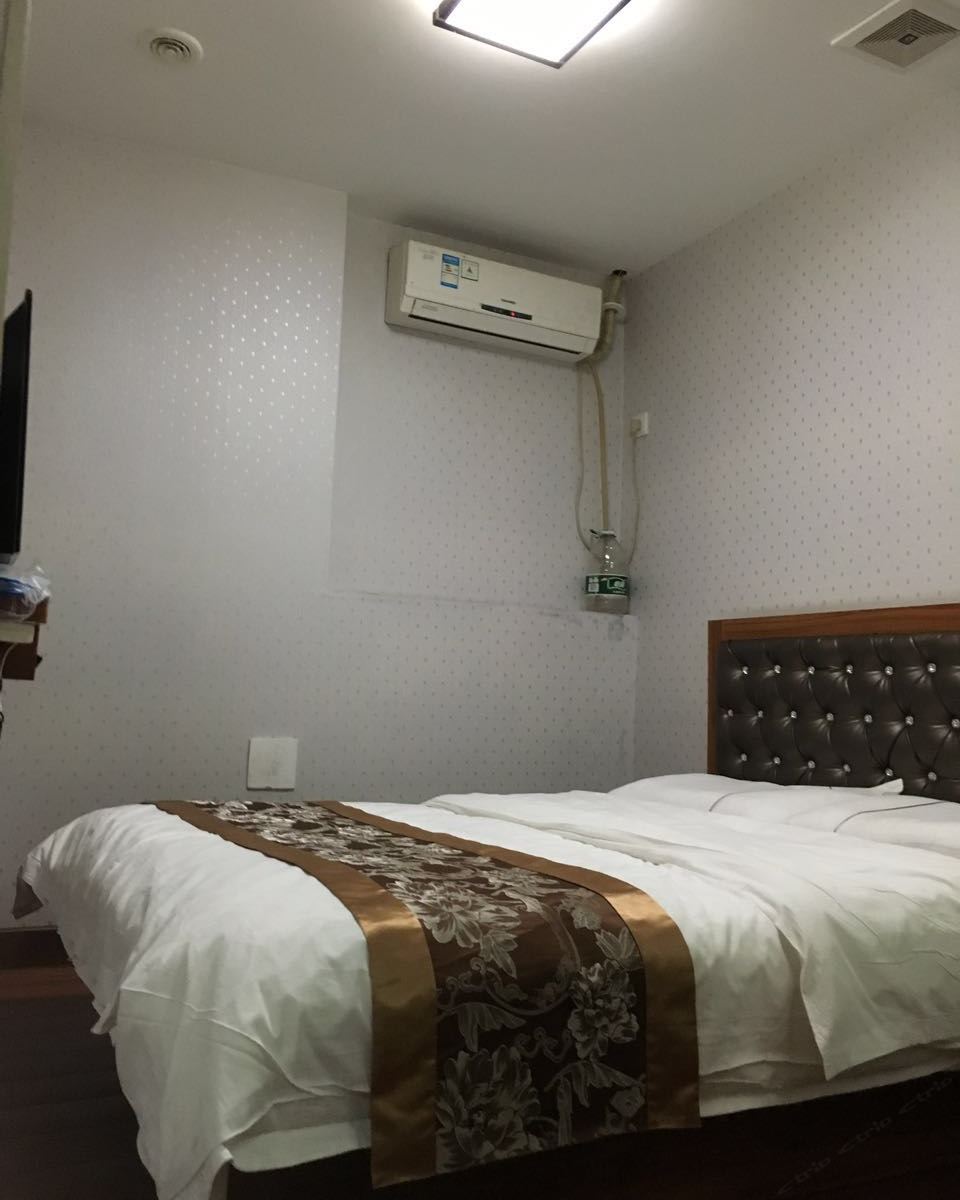 标准大床房