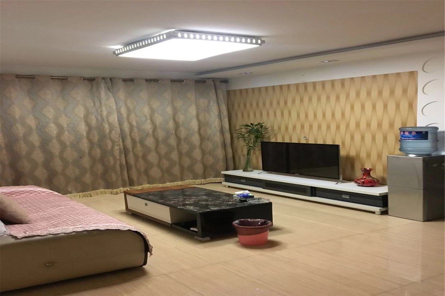 精装二室一厅套房