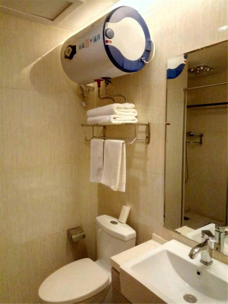 温馨观影大床房