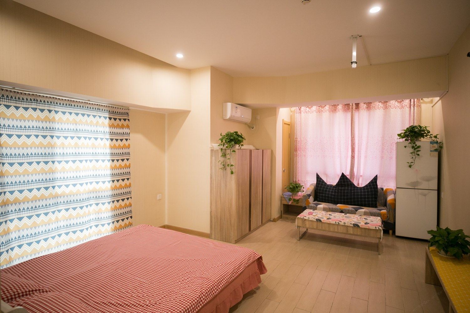 唐山王女士公寓(9号店)