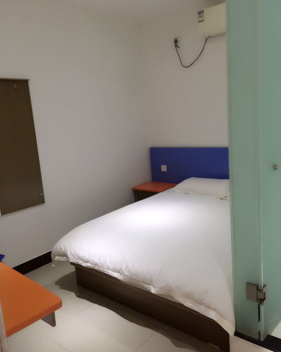 标准大床房