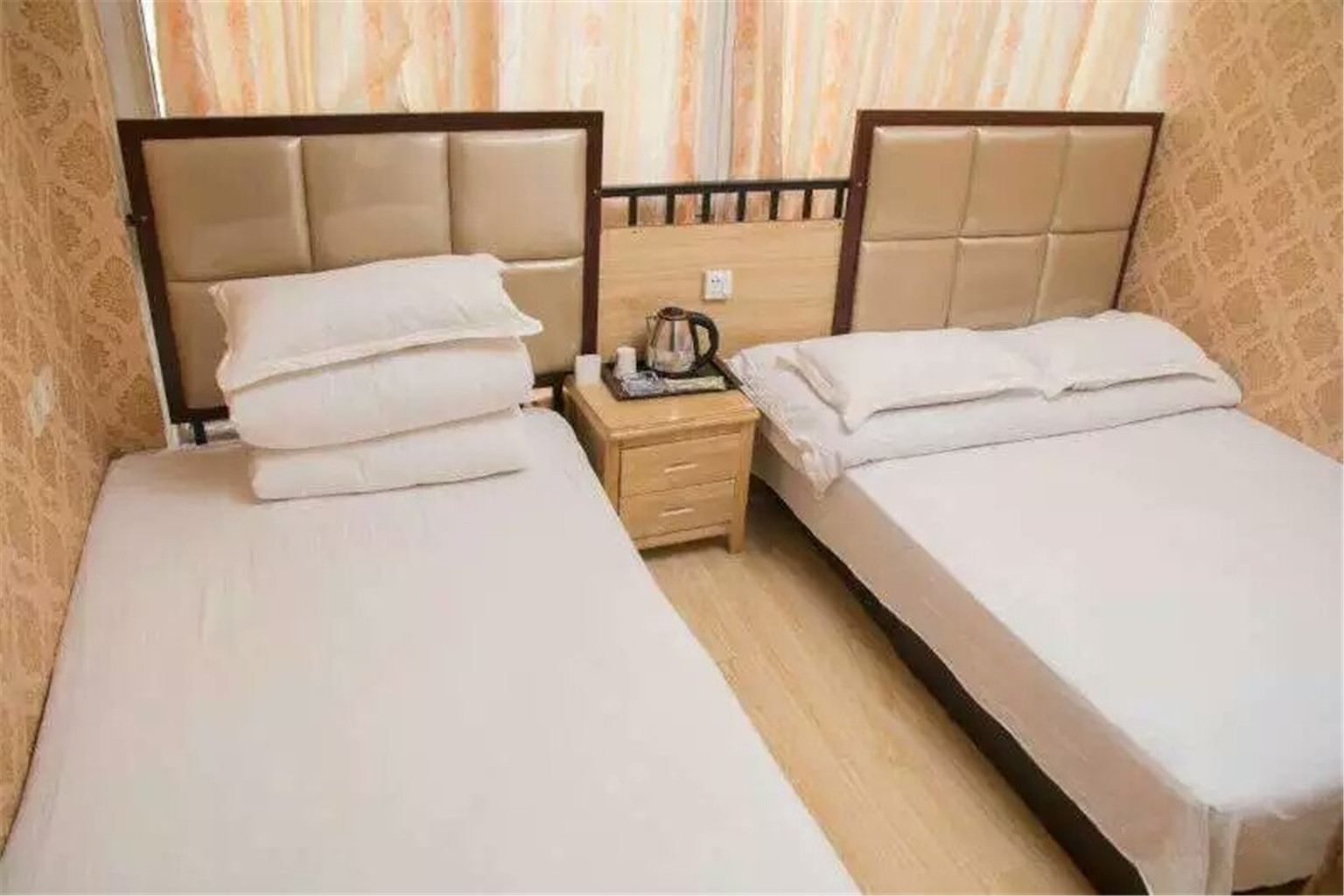 阳光标间