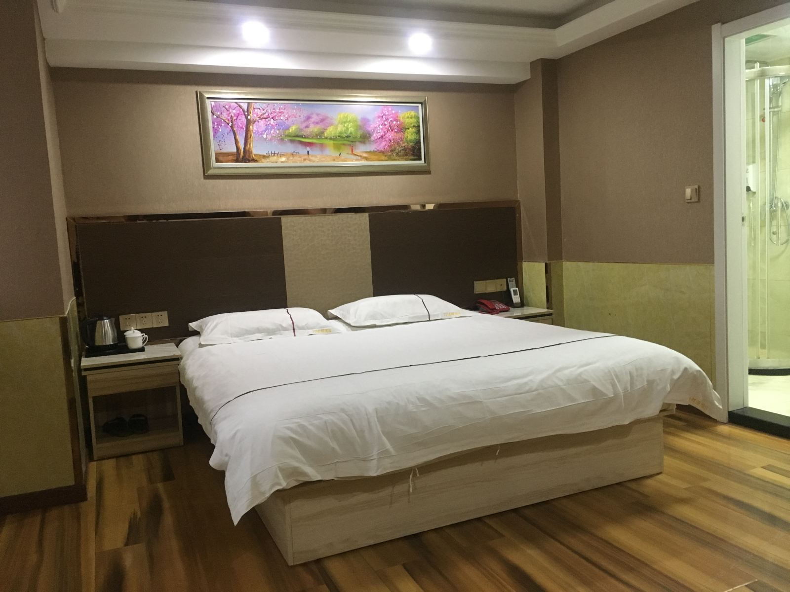 高级大床房