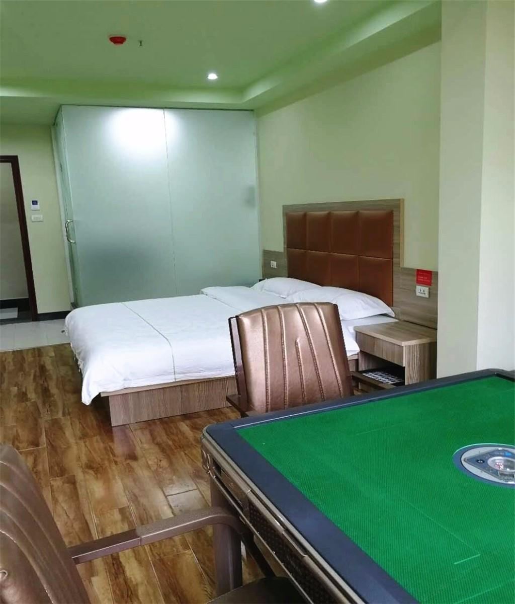 豪华大床房(带棋牌)