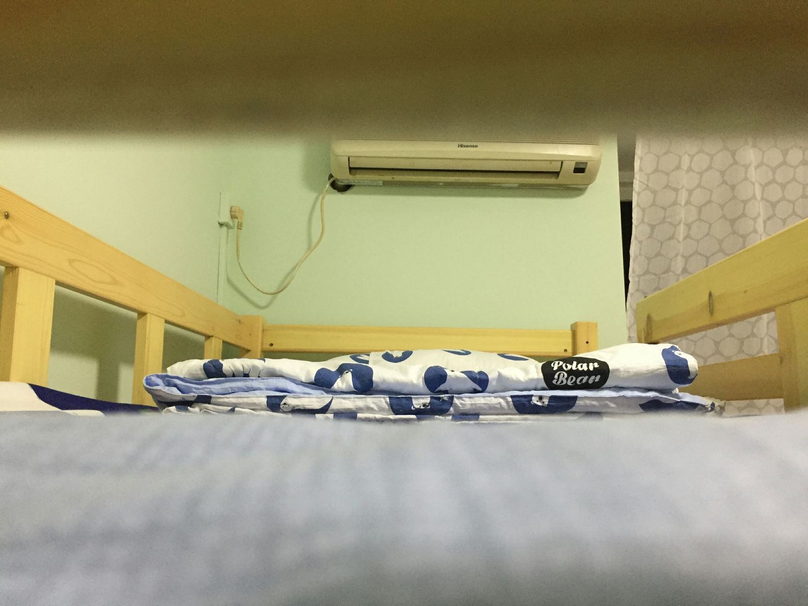 文艺女生六人床位间