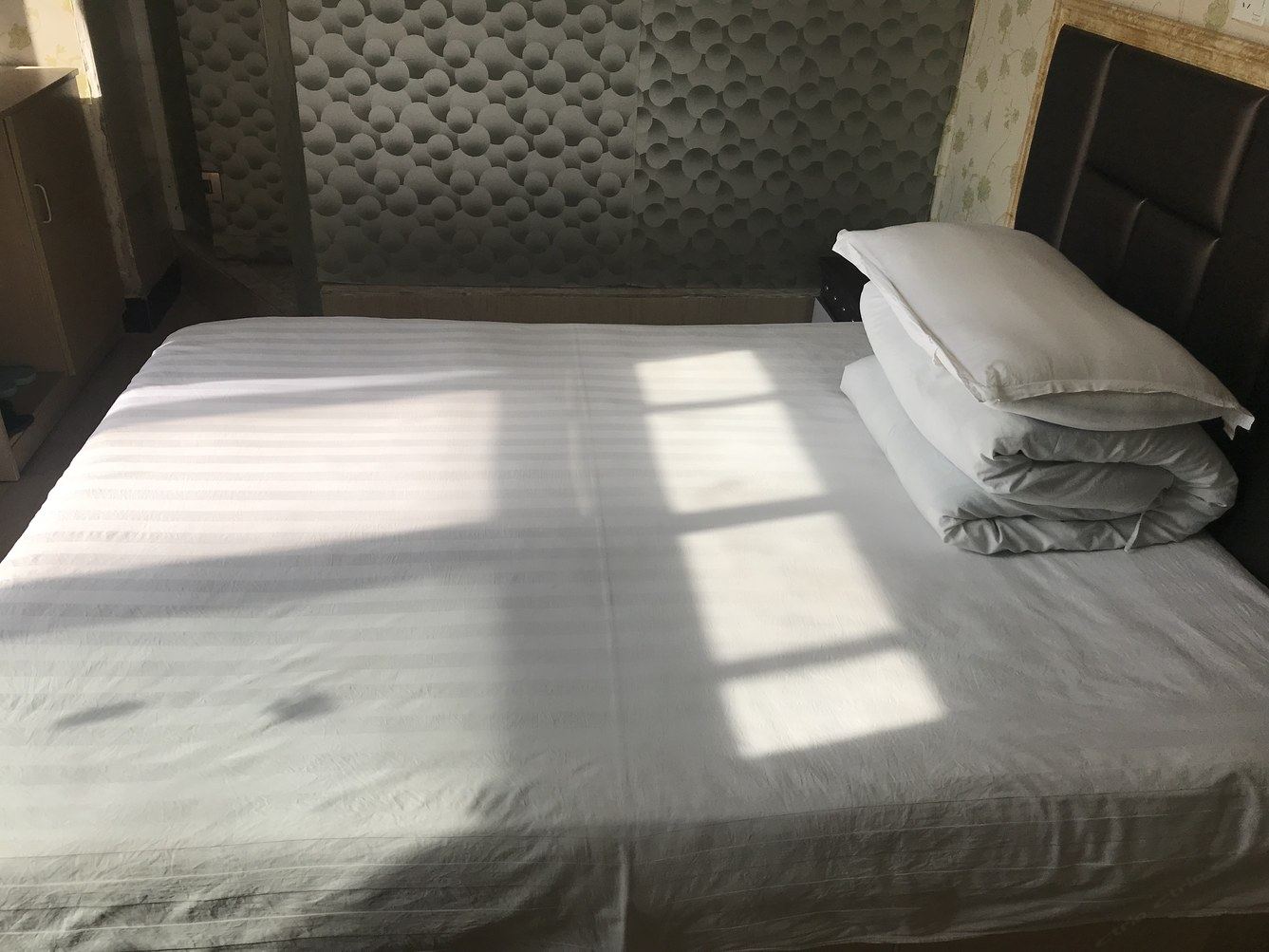 阳光大床房